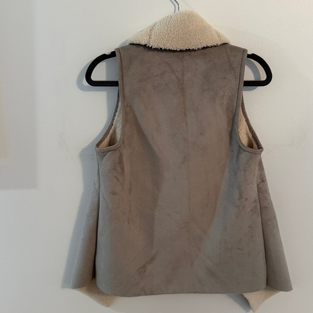 Ralph Lauren Cream Shearling Vest - Picture 3 of 4